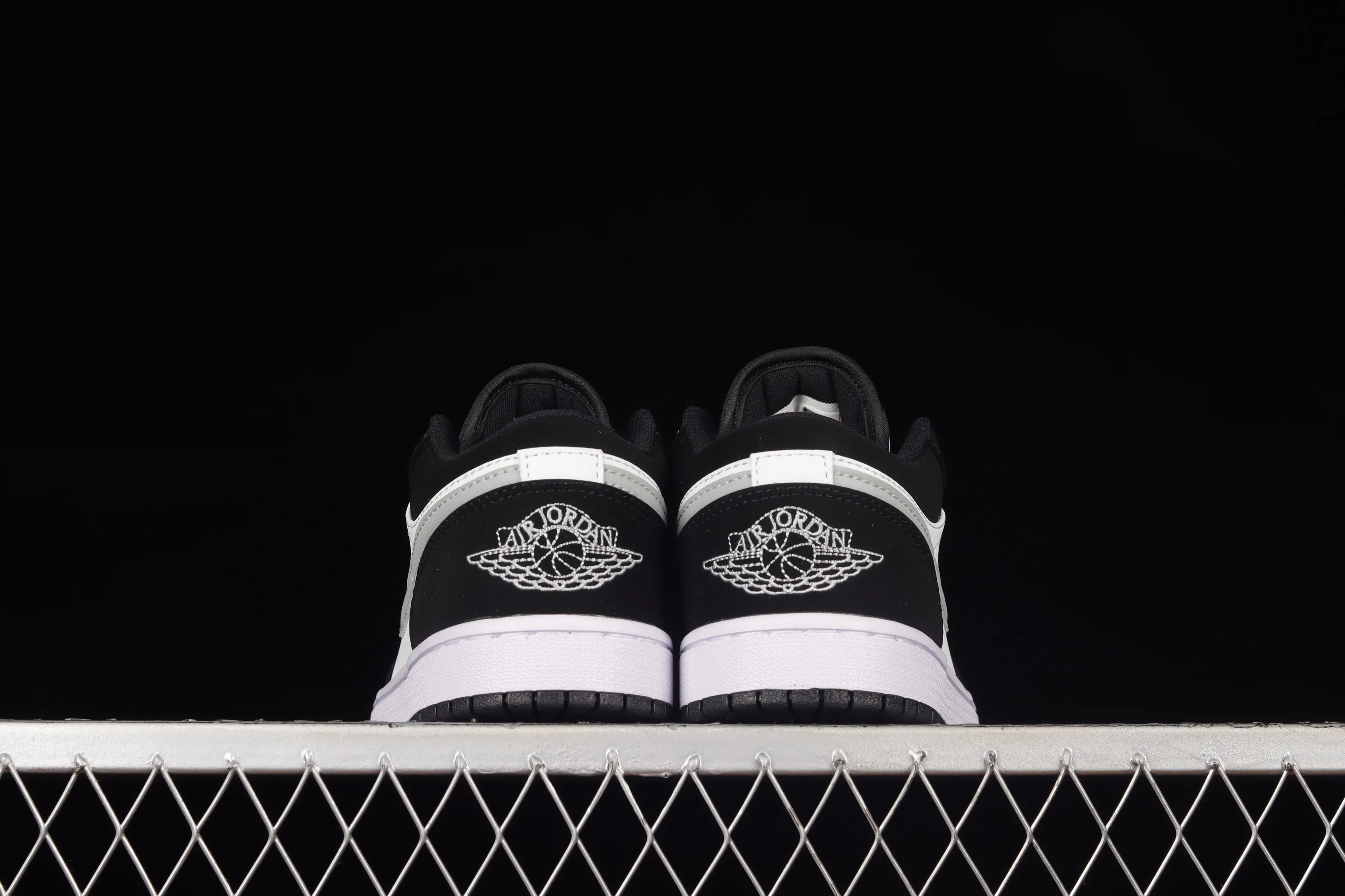 All categories Air Jordan Jordan series basketball shoes Air Jordan 1 Low Z version Air Jordan 1 Low "New Emerald" AJ1 Joe 1 black and white gray 552780-018